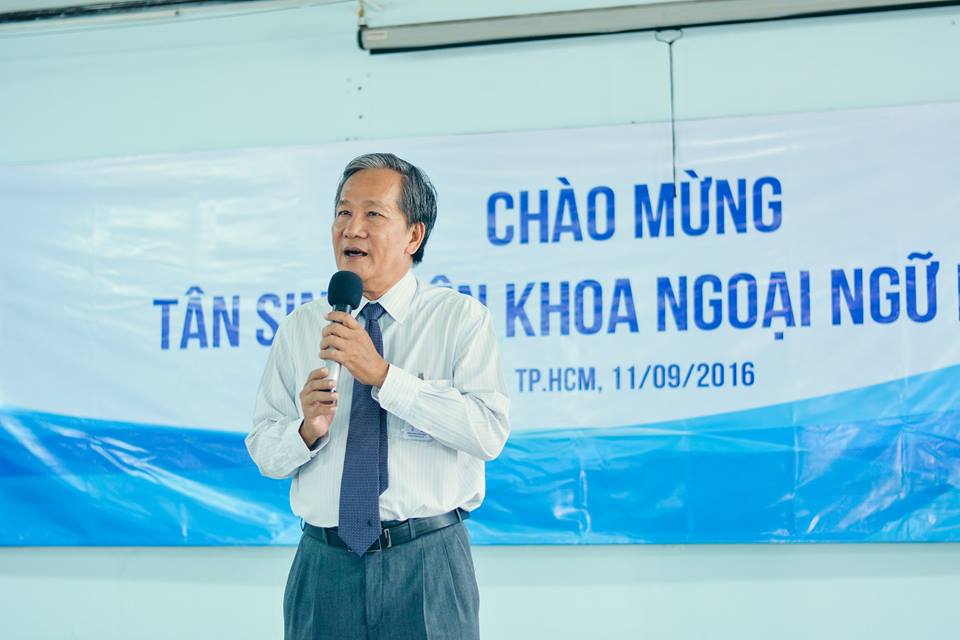 TS. Phan Thế Hưng đặt ra câu hỏi cho các bạn: Vì sao các bạn lại chọn tiếng Anh là ngành học chính ở đại học?